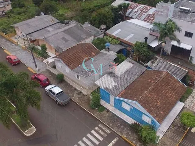Casa com 376m² 3 quartos e 1 banheiro, à venda, no bairro Centro em Faxinal dos Guedes