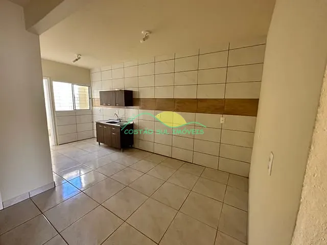 Casa com 90m² 1 quarto e 1 banheiro, para alugar, no bairro Morro das Pedras em Florianópolis