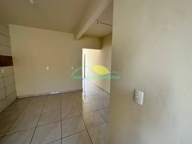 Casa com 90m² 1 quarto e 1 banheiro, para alugar, no bairro Morro das Pedras em Florianópolis