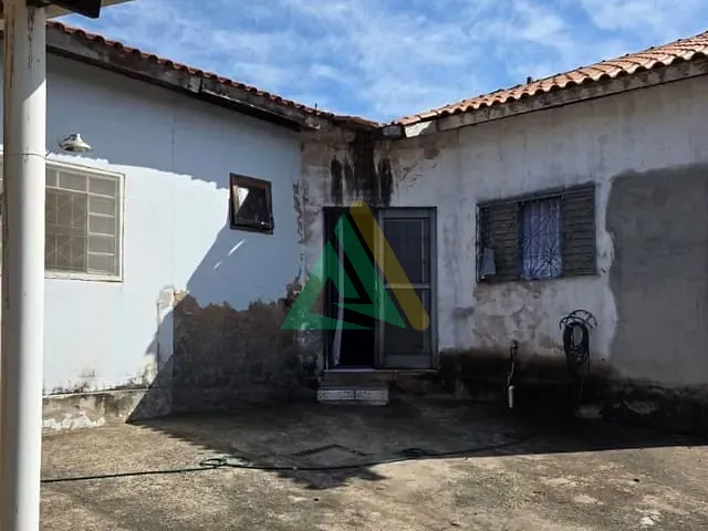 Casa com 484m² 5 quartos e 3 banheiros, à venda, no bairro Parque das Laranjeiras em Mogi Mirim