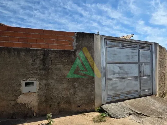Casa com 484m² 5 quartos e 3 banheiros, à venda, no bairro Parque das Laranjeiras em Mogi Mirim
