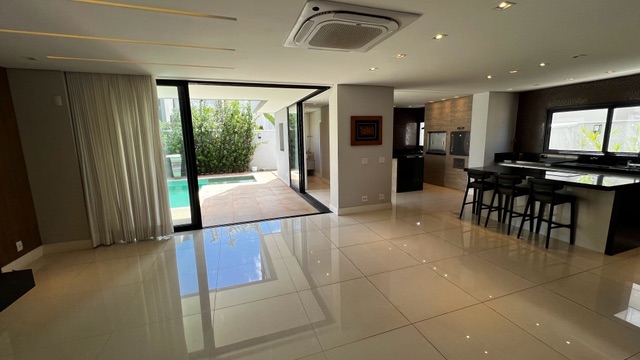 Casa com 392m² 4 quartos e 6 banheiros, à venda, no bairro Vivendas do Arvoredo em Londrina