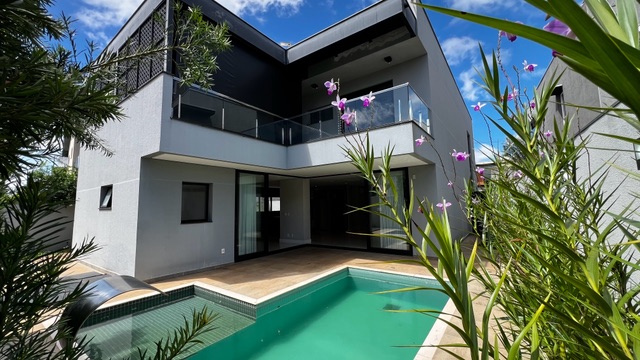 Casa com 392m² 4 quartos e 6 banheiros, à venda, no bairro Vivendas do Arvoredo em Londrina