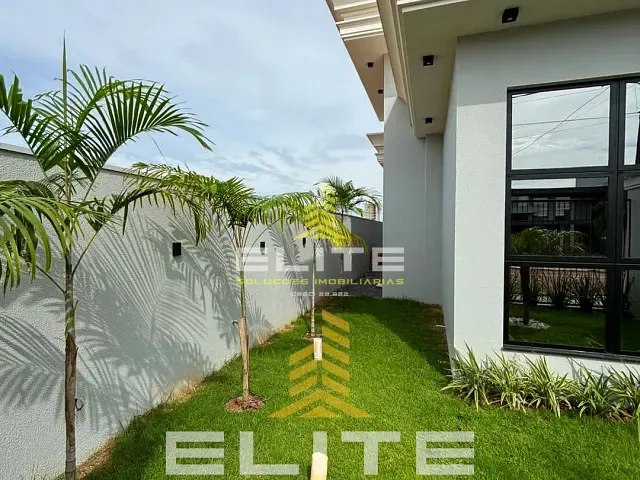 Casa 2 quartos e 3 banheiros, à venda, no bairro Villa Rica em Sorriso