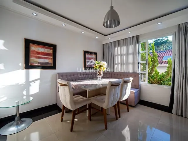 Casa 3 quartos e 5 banheiros, à venda, no bairro Granja Viana em Cotia