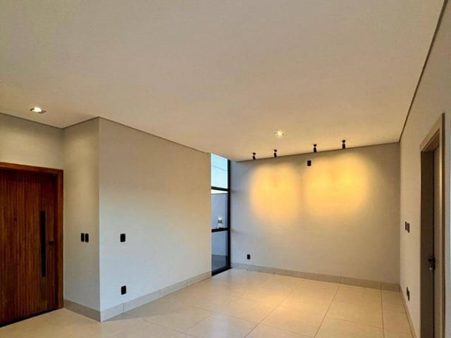 Casa com 200m² 2 quartos e 2 banheiros, à venda, no bairro Recanto do Bosque em Dourados