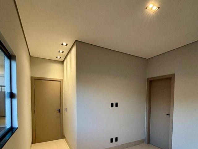 Casa com 200m² 2 quartos e 2 banheiros, à venda, no bairro Recanto do Bosque em Dourados