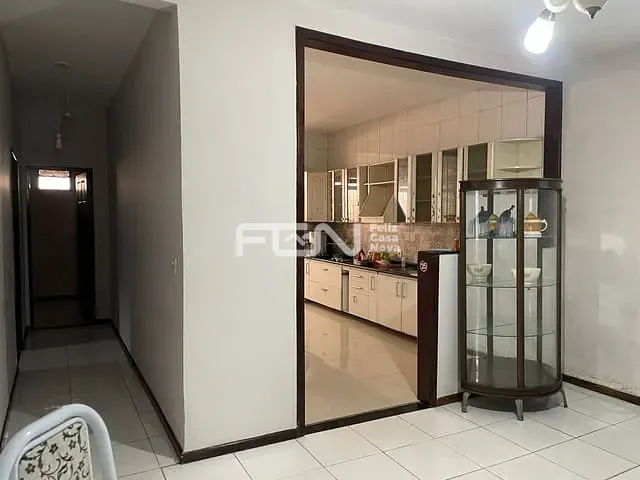 Casa com 200m² 4 quartos e 6 banheiros, à venda, no bairro Dois de Julho em Camaçari