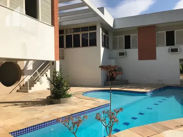 Casa com 400m² 4 quartos e 4 banheiros, à venda, no bairro Joana D'Arc em Nova Iguaçu