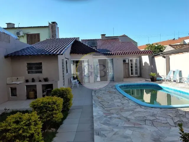 Casa 3 quartos e 3 banheiros, à venda, no bairro Centro em Pelotas