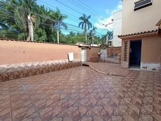 Casa com 435m² 6 quartos e 3 banheiros, à venda, no bairro Rocha em São Gonçalo
