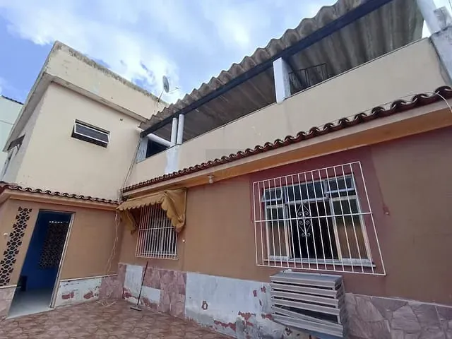 Casa com 435m² 6 quartos e 3 banheiros, à venda, no bairro Rocha em São Gonçalo