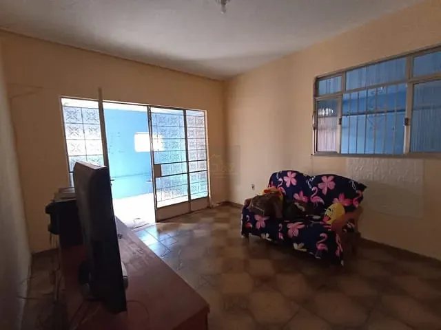 Casa com 435m² 6 quartos e 3 banheiros, à venda, no bairro Rocha em São Gonçalo