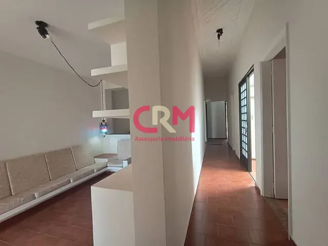 Casa com 285m² 4 quartos e 2 banheiros, à venda, no bairro Centro em Taquaritinga