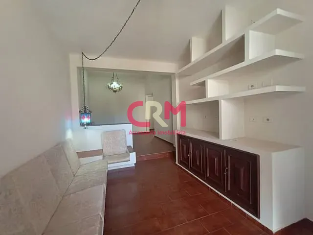 Casa com 285m² 4 quartos e 2 banheiros, à venda, no bairro Centro em Taquaritinga