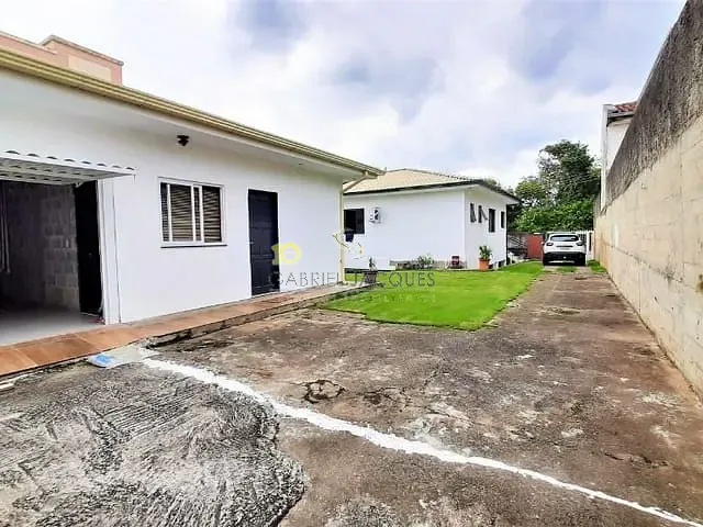 Casa com 330m² 6 quartos e 4 banheiros, à venda, no bairro Areias em São José