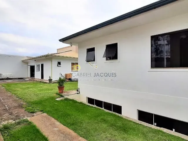 Casa com 330m² 6 quartos e 4 banheiros, à venda, no bairro Areias em São José