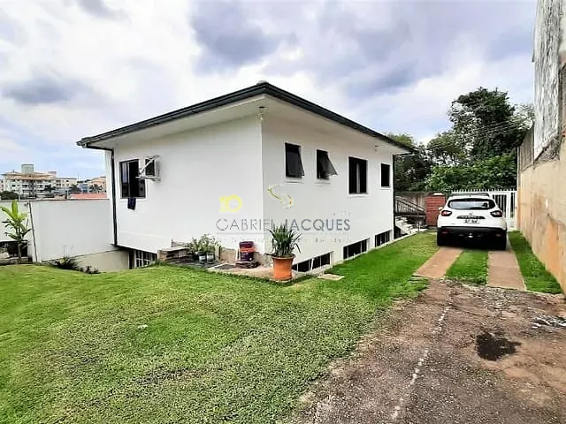 Casa com 330m² 6 quartos e 4 banheiros, à venda, no bairro Areias em São José