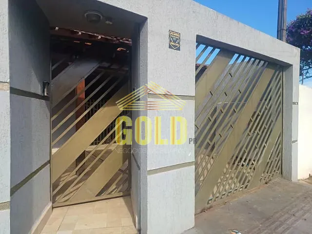 Casa com 300m² 3 quartos e 1 banheiro, à venda, no bairro Jardim Tomy em Londrina