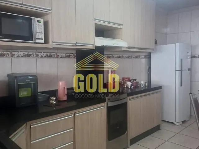 Casa com 300m² 3 quartos e 1 banheiro, à venda, no bairro Jardim Tomy em Londrina