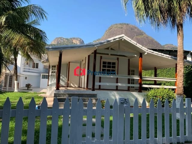 Casa 4 quartos e 3 banheiros, à venda, no bairro Taquara em Rio de Janeiro