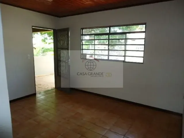 Casa 3 quartos e 1 banheiro, para alugar, no bairro Jardim Caviuna em Rolândia