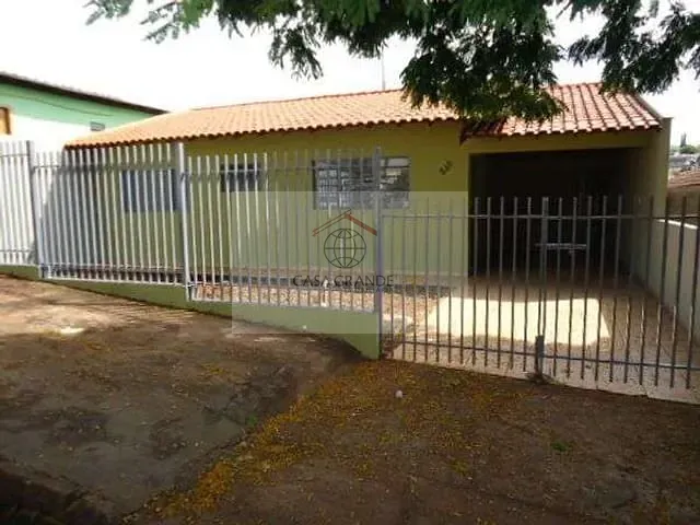 Casa 3 quartos e 1 banheiro, para alugar, no bairro Jardim Caviuna em Rolândia