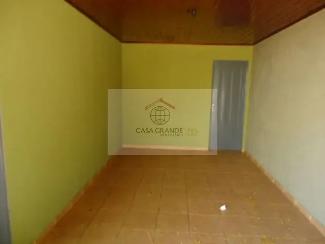 Casa 3 quartos e 1 banheiro, para alugar, no bairro Jardim Caviuna em Rolândia