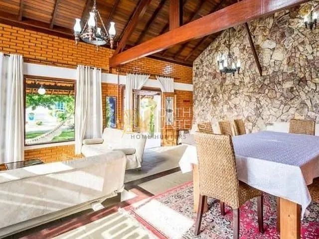 Casa com 450m² 4 quartos e 3 banheiros, para alugar, no bairro Jurerê Internacional em Florianópolis