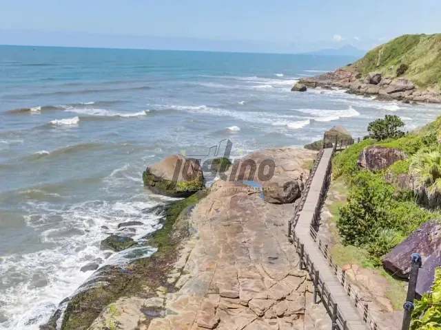Casa com 938m² 4 quartos e 3 banheiros, à venda, no bairro Jardim Foz em Itanhaém