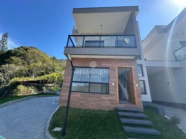 Casa com 1469m² 3 quartos e 3 banheiros, à venda, no bairro Golfe em Teresópolis