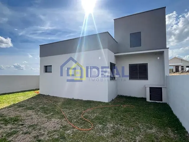 Casa 3 quartos e 1 banheiro, à venda, no bairro Linha São Paulo em Concórdia