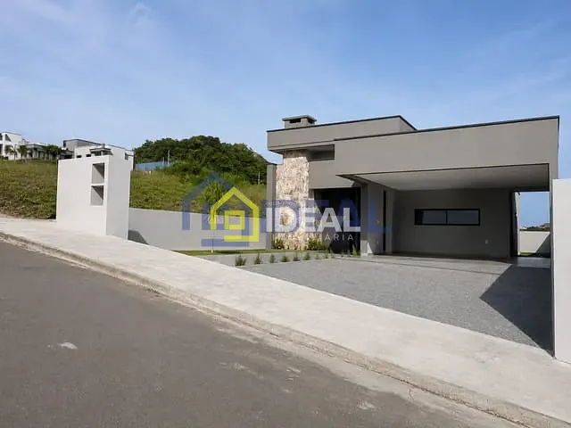 Casa 3 quartos e 1 banheiro, à venda, no bairro São Paulo em Concórdia