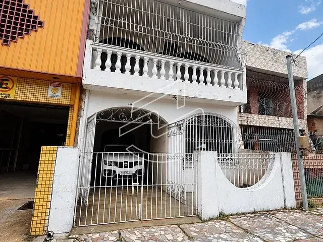 Casa 3 quartos e 2 banheiros, à venda, no bairro Marco em Belém