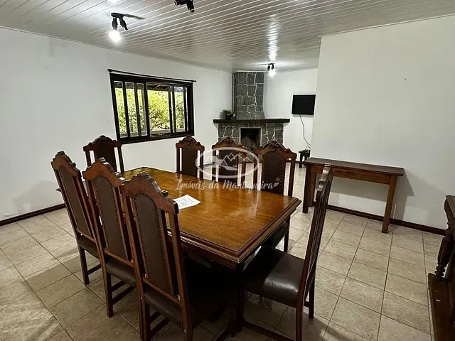 Casa com 500m² 3 quartos e 3 banheiros, para alugar, no bairro Nova Penedo em Itatiaia