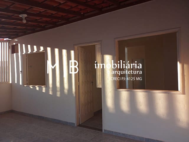 Casa 2 quartos e 1 banheiro, à venda, no bairro JARDIM BANDEIRANTES II em CATAGUASES