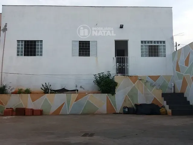 Casa com 250m² 3 quartos e 1 banheiro, à venda, no bairro Nova Olinda em Londrina