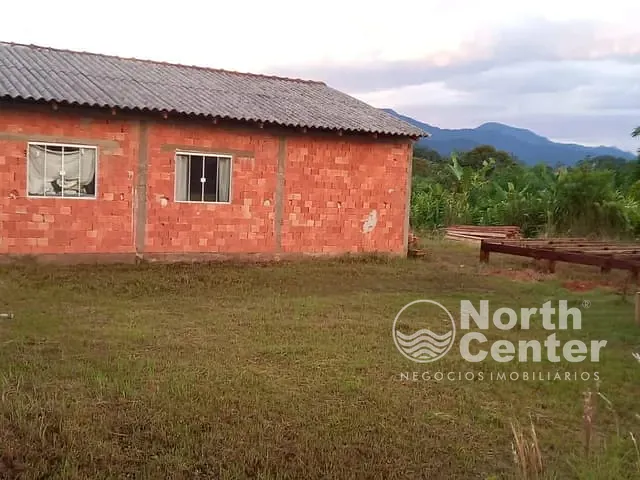 Casa com 300m² 3 quartos e 1 banheiro, à venda, no bairro S.João Baixo em Garuva