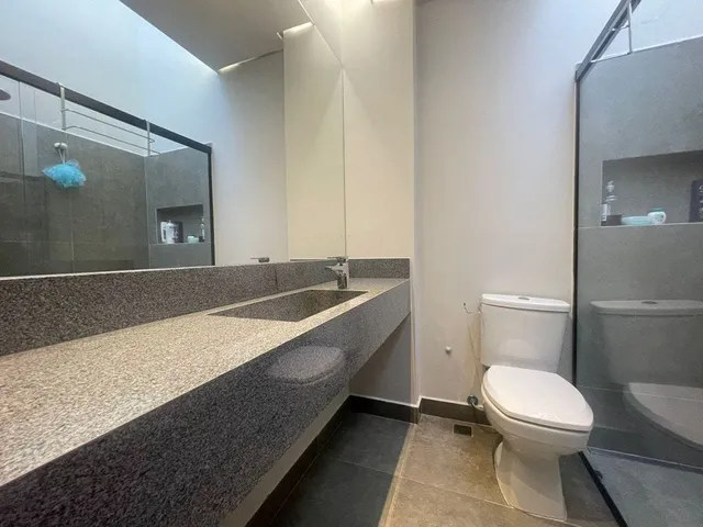 Casa com 1350m² 4 quartos e 6 banheiros, para alugar, no bairro Esperança em Londrina