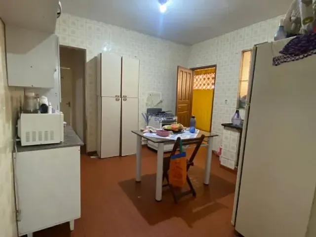 Casa com 300m² 5 quartos e 2 banheiros, à venda, no bairro Parque Industrial em São José dos Campos