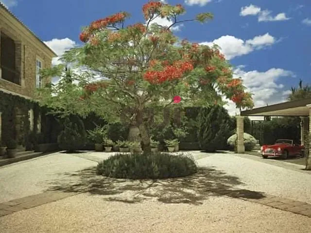 Casa com 950m² 5 quartos e 6 banheiros, à venda, no bairro Baronesa em Bragança Paulista