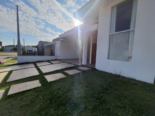 Casa com 258m² 3 quartos e 2 banheiros, à venda, no bairro Condomínio Moema Ville em Pindamonhangaba
