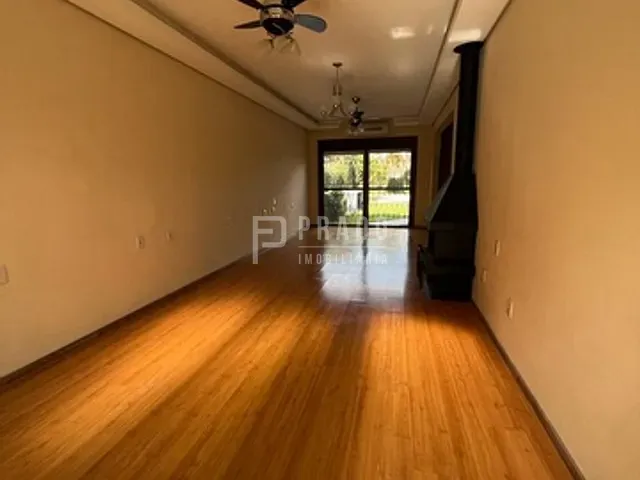 Casa com 580m² 3 quartos e 2 banheiros, à venda, no bairro Laranjal em Pelotas