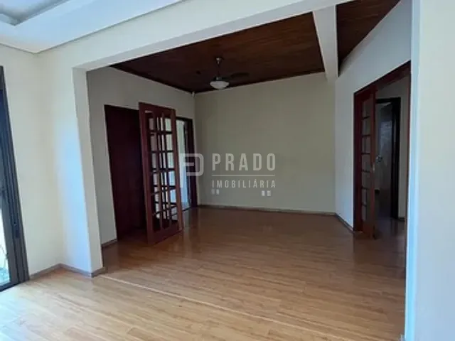 Casa com 580m² 3 quartos e 2 banheiros, à venda, no bairro Laranjal em Pelotas