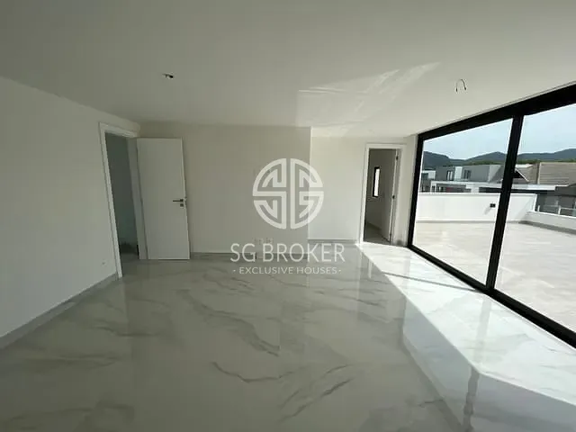 Casa com 500m² 4 quartos e 6 banheiros, à venda, no bairro Recreio dos Bandeirantes em Rio de Janeiro