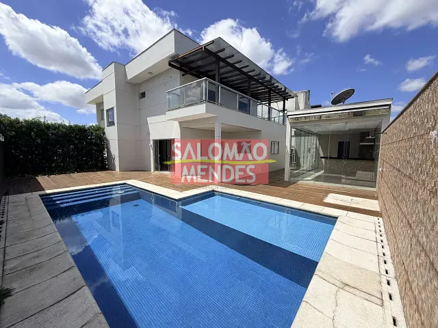 Casa 3 quartos e 5 banheiros, à venda, no bairro Parque Verde em Belém