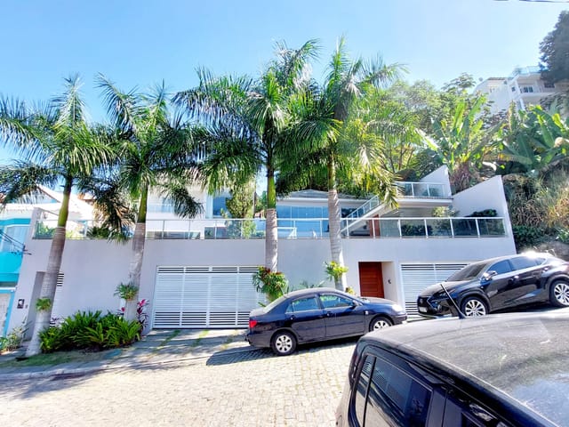 Casa com 650m² 4 quartos e 5 banheiros, à venda, no bairro Jacarepaguá em Rio de Janeiro