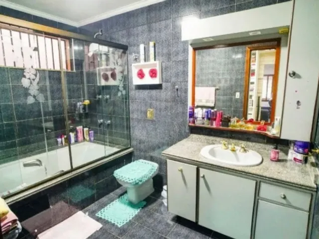 Casa 4 quartos e 5 banheiros, à venda, no bairro Vila Alzira em Santo André