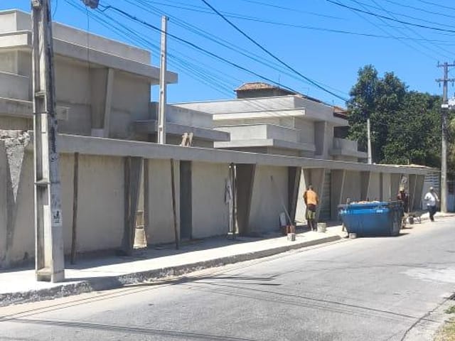 Casa 2 quartos e 2 banheiros, à venda, no bairro Extensão do Bosque em Rio das Ostras