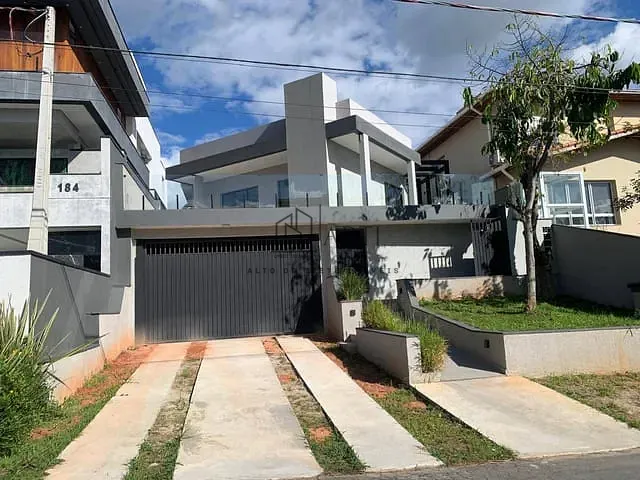 Casa com 370m² 3 quartos e 4 banheiros, à venda, no bairro Parque Residencial Itapeti em Mogi das Cruzes